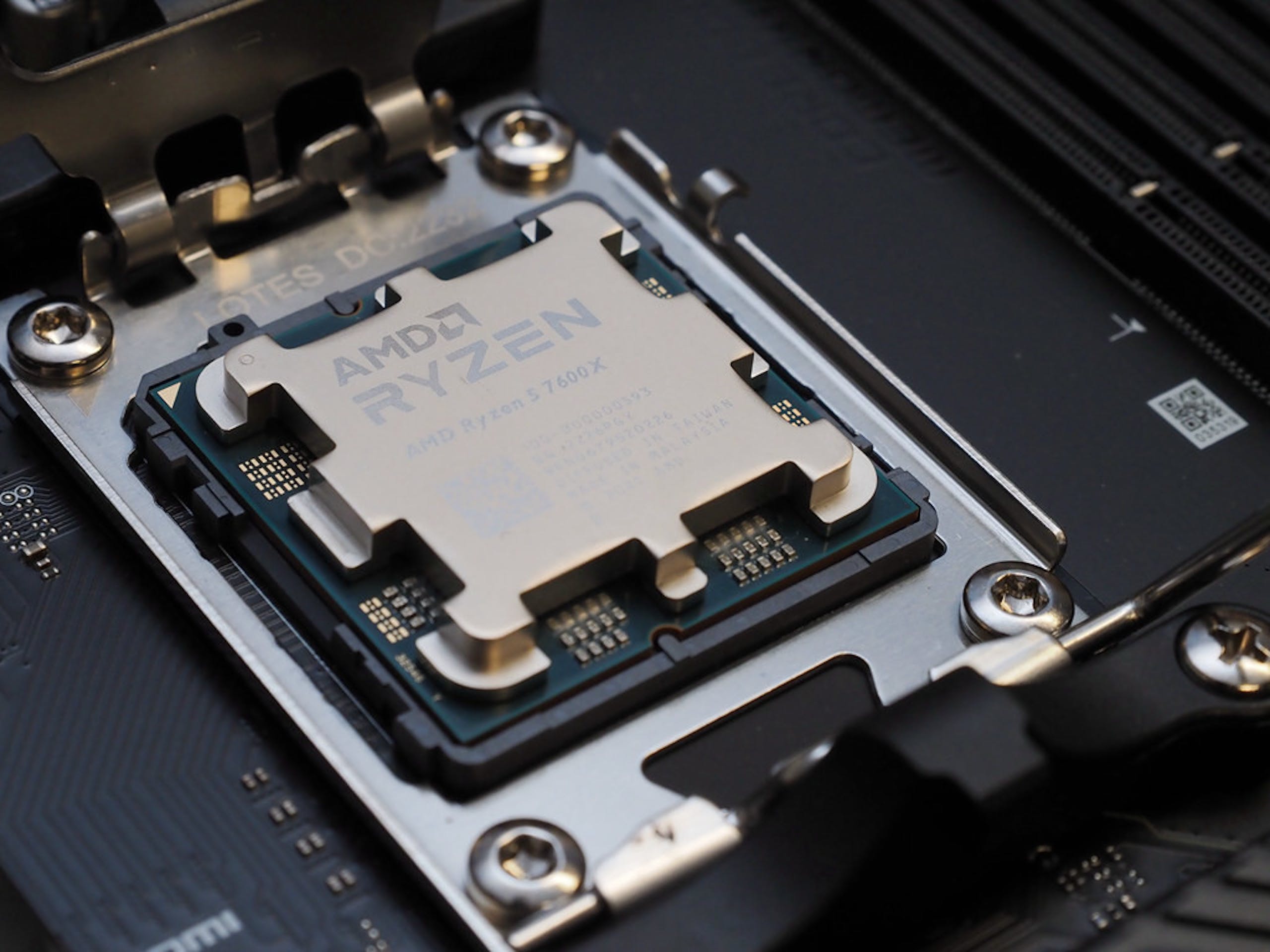 AMD Ryze 5 7600X 處理器與 MSI B650M MORTAR WiFi 主機板評測，相對接近主流價位的系統組合 - 職人選物-職人選物