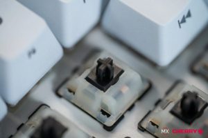Cherry Nixie 鍵軸設計更新稱為「MX Black Clear-Top」 增加更紮實的壓按力道-職人選物