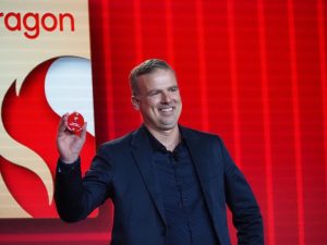 高通針對 AR 眼鏡推出 Snapdrgaon AR2 Gen 1 平台擴大 XR 產品組合，將部分負載轉移至手機使 AR 眼鏡能耗低於 1W-職人選物