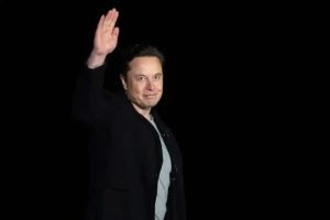 馬斯克成為 Twitter 新任執行長、唯一董事 還帶 Tesla 的工程師、員工進駐 Twitter-職人選物