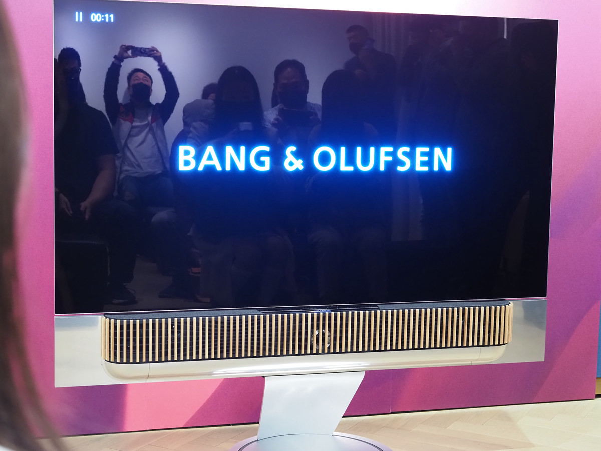 BANG & OLUFSEN 在台發表不僅只是條狀揚聲器的 Beosound Theatre ，創新聲學技術以所有單體取代外接重低音同樣具備震撼劇院效果 - 職人選物-職人選物