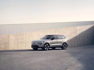 Volvo 全電驅動設計 SUV 休旅車款 EX90 發表 配備雙向充電硬體設備 明年開始在美國生產-職人選物