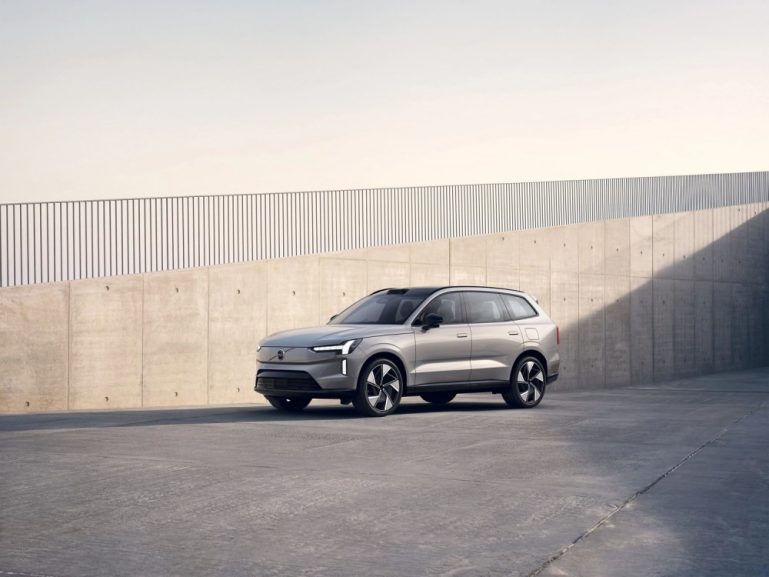 Volvo 全電驅動設計 SUV 休旅車款 EX90 發表 配備雙向充電硬體設備 明年開始在美國生產 - 職人選物-職人選物