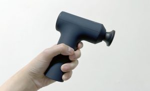 小米筋膜按摩槍Mini評測心得:重量輕巧375公克、3種替換頭和3種模式、售價2295元-職人選物