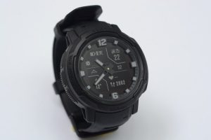 Garmin Instinct Crossover軍事戰術版評測心得:實體指針智慧手錶、太陽能充電、悠遊卡感應支付-職人選物
