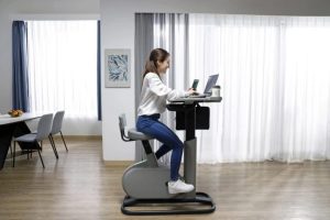 CES 2023:宏碁推出邊騎邊發電的多功能健身工作桌 eKinekt Bike Desk 自己的電自己發-職人選物