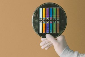 Neuralink 獲得 FDA 批准進行人腦植入晶片的試驗-職人選物