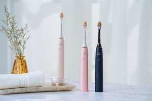 科技迷潔牙必備神器！飛利浦 Sonicare 旗艦 AI 智能電動牙刷：Sense IQ 智能自動校正刷牙力道保護牙齦、兩天亮白超有感、享受最奢華的潔牙體驗！-職人選物