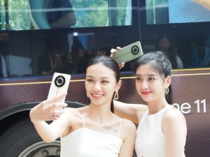 realme 11 Pro 、 realme 11 Pro+ 智慧手機在台推出，前 Gucci 設計師操刀機背印花結合億級主攝-職人選物
