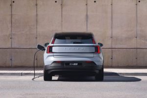 Volvo 宣布採用北美充電標準 NACS 2024 年起北美市場新款車型將搭載-職人選物