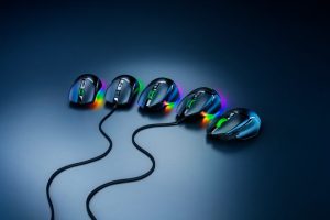 Razer 推出 Cobra Pro 無線電競滑鼠與 Cobra 有線電競滑鼠，主打對稱設計與據沉浸式體驗-職人選物