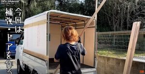 在1.5噸貨車上打造單身女子香閏-職人選物