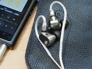 Campfire Black Star圈鐵混合入耳式耳機評測，單端輕鬆推更好聽-職人選物