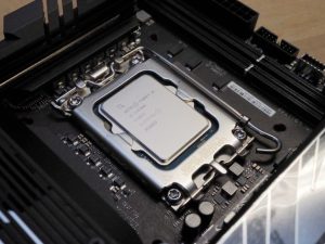 傳Intel將推出Bartlett Lake處理器為LGA 1700插槽延壽,並基於Raptor Lake架構-職人選物