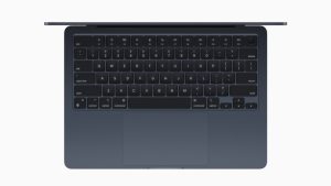 M3 版 MacBook Air 拆解：入門款存取效能提升 33% 至 82%-職人選物