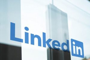 LinkedIn 測試直向影片內容 搶攻影音創作者市場-職人選物