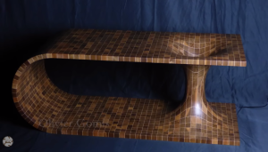 花140個小時製作的蟲洞咖啡桌-職人選物