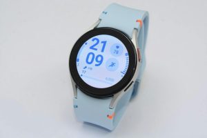 Samsung Galaxy Watch FE智慧手錶評測心得：可測體脂肪、平價錶也有血壓量測與ECG、售價5990元-職人選物