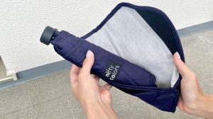附帶吸水傘套的摺疊傘 下雨可快速收納 包包物品也不再被弄濕-職人選物