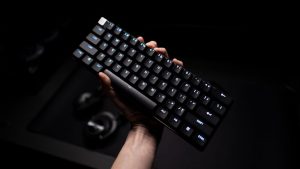 羅技Logitech G推出PRO X60無方向鍵緊湊機械式鍵盤,鎖定FPS玩家市場-職人選物