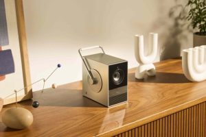 LG CineBeam Q 高質感投影機在台上市 推出多款限時組合-職人選物