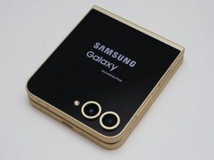 三星Galaxy Z Flip6摺疊智慧手機評測,相機、電量提升且更為可靠-職人選物