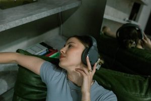 EDIFIER推出W830NB主動降噪耳罩耳機，開起降噪具54小時續航力-職人選物