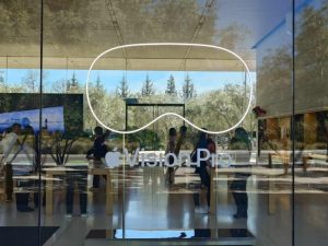 傳蘋果第二世代將著重AI與空間運算的結合,受益於搭載AI性能大幅提升的Apple M5處理器-職人選物