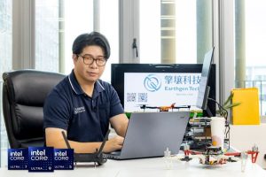 專注解決問題,實現智慧未來:擎壤科技陳恒燈和他的理想工作夥伴 Acer TravelMate P4 16-職人選物