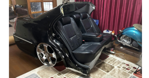 為了皮革座椅買車 然後把車鋸一半改成沙發-職人選物