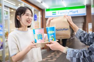 便利商店員工太強大 全家推出手搖飲搖搖茶吧-職人選物