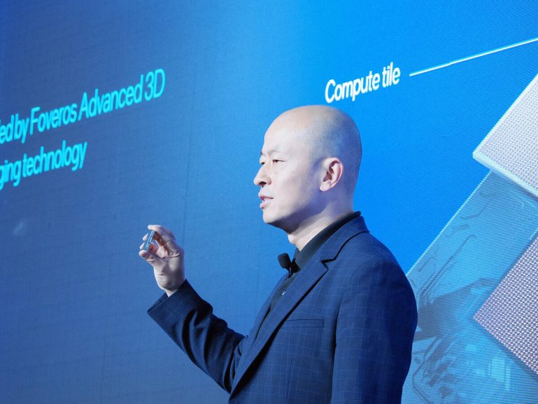 Intel攜手夥伴展示Core Ultra 200S桌上型處理器生態系，預告Arrow Lake架構2025年擴大至筆電 - 職人選物-職人選物