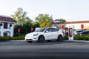 Tesla 公布 Q3 財報並計劃 2025 年推出經濟實惠車款-職人選物