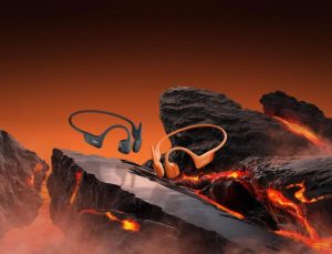 Shokz推出結合骨傳導與氣傳導的OpenRun 2專業運動耳機,標準配色額外提供後掛尺寸縮短的mini款-職人選物