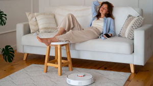 滑手機滑到不想起床關燈?懶人生活的最佳救星 SwitchBot 開關機器人,簡單貼上就可幫你遠端操控家電!-職人選物