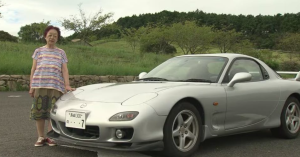 受《頭文字D》啟發開RX-7 傳奇阿嬤 80歲前優雅封車-職人選物