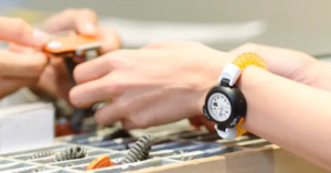 三溫暖專用腕錶 樹脂外殼電話線錶帶設計-職人選物